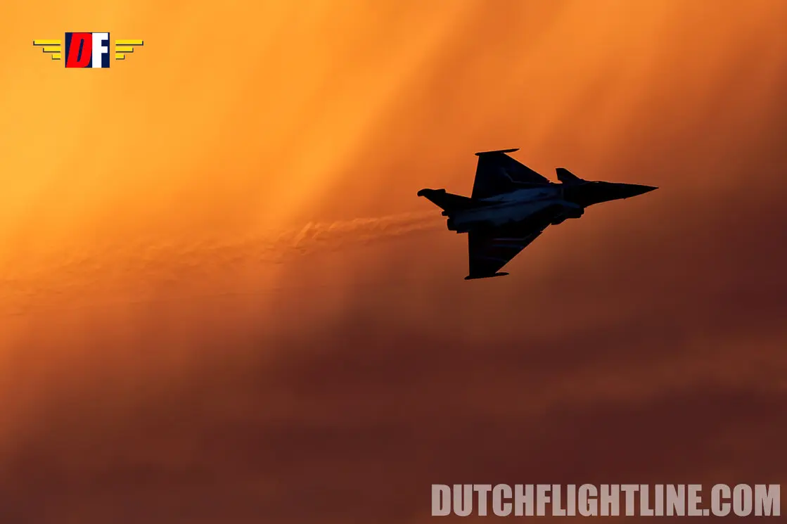 Rafale Solo Display in sunset at Meaux airshow 2025