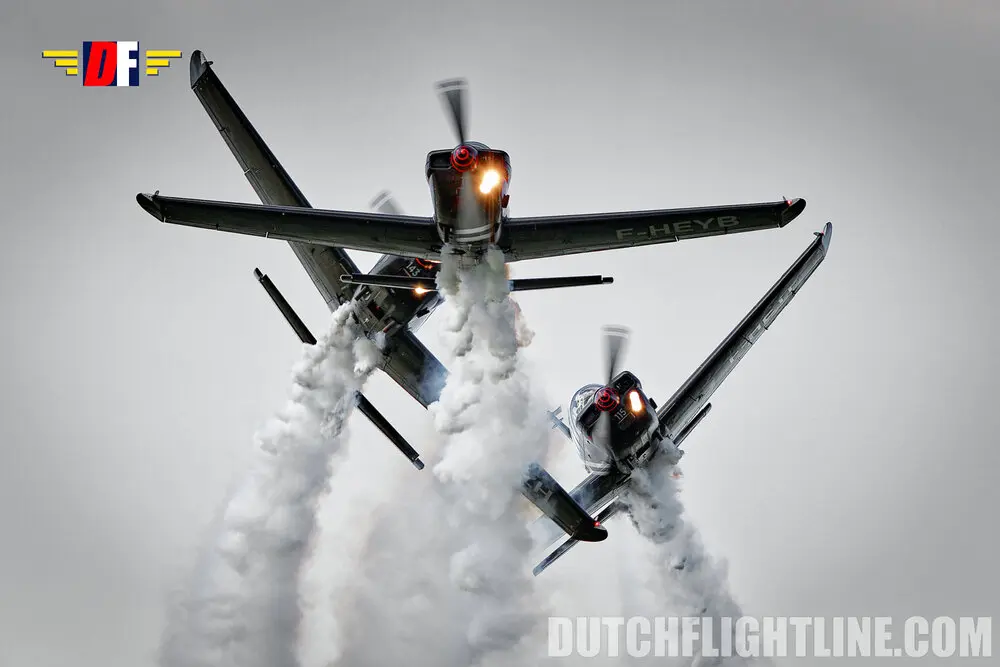 1st place FOSA photo contest Epsilon Team | airshow photography Perfect airshow image of the Epsilon Team at Meeting de l´Air Orléans-Bricy taken by Dutch Flightline airshow photographer